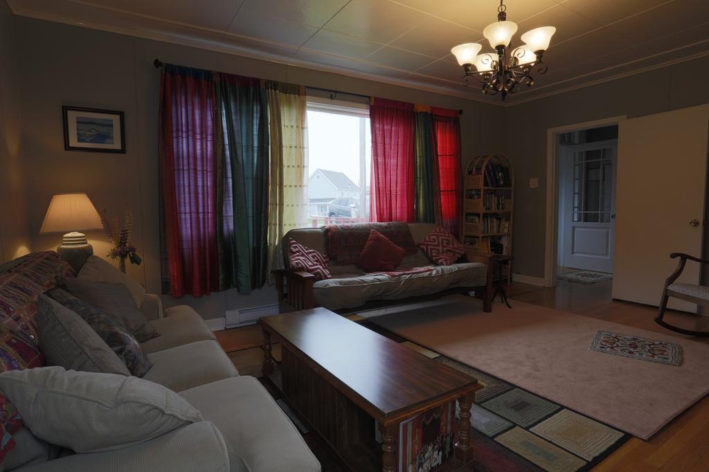 Meems Elliston B&B Екстериор снимка